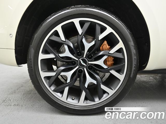 Aston Martin | Aston Martin DBX