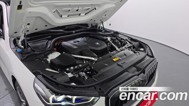 BMW | BMW 5 Series (G60) | 5 Series (G60)