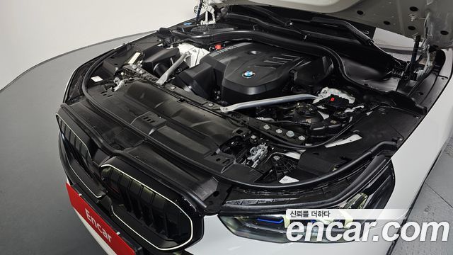 BMW | BMW 5 Series (G60) | 5 Series (G60)