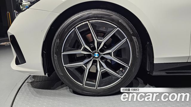 BMW | BMW 5 Series (G60) | 5 Series (G60)