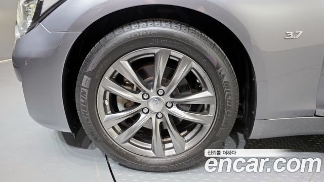 infinity | infinity Q70