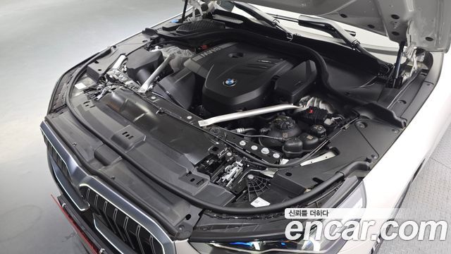 BMW | BMW 5 Series (G60) | 5 Series (G60)