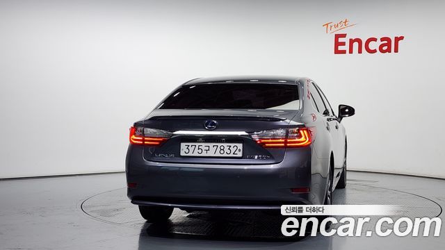 Lexus | Lexus New ES300h | New ES300h