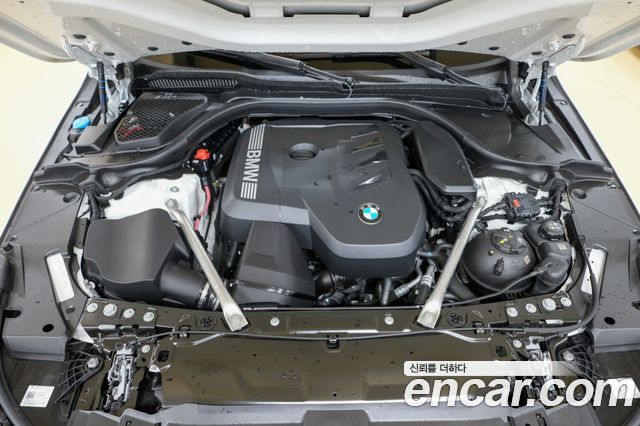 BMW | BMW 5 Series (G60) | 5 Series (G60)