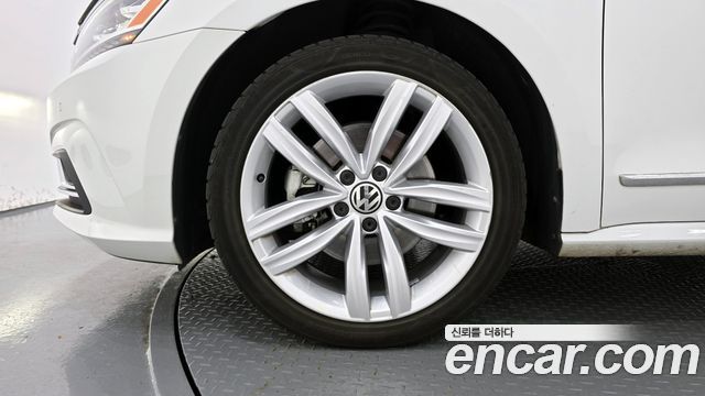 Volkswagen | Volkswagen The New Passat | The New Passat