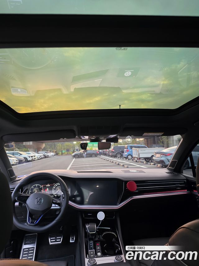 Volkswagen | Volkswagen Touareg 3rd Generation | Touareg 3rd Generation